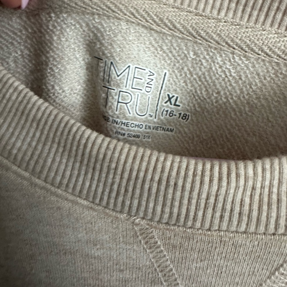 Time and Tru Women’s Tan Sweater